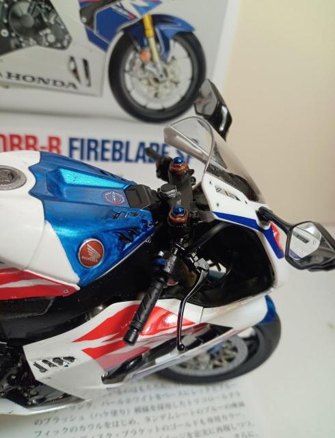 ^~oCNvf1/12z_CBR1000RR-Rhϊi  zr[ 