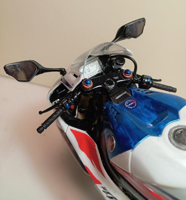^~oCNvf1/12z_CBR1000RR-Rhϊi  zr[ 