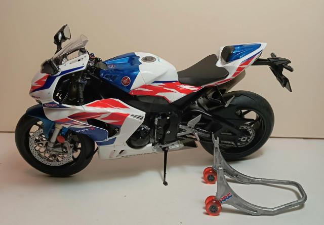 ^~oCNvf1/12z_CBR1000RR-Rhϊi  zr[ 