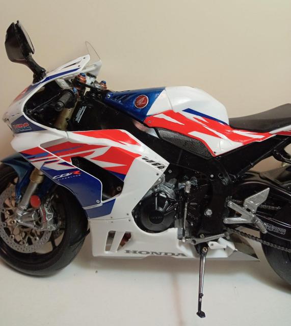 ^~oCNvf1/12z_CBR1000RR-Rhϊi  zr[ 