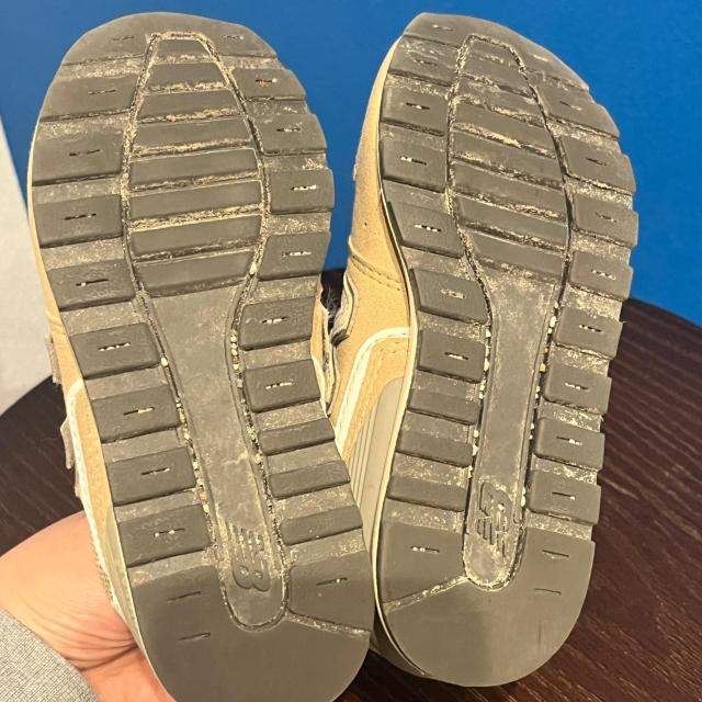 ニューバランス YV996CBE キッズスニーカー 17cm ベージュ 子供靴 マジックテープ < ブランド ニューバランス YV996CBE キッズスニーカー 17cm ベージュ 子供靴 マジックテープ < ブランドの