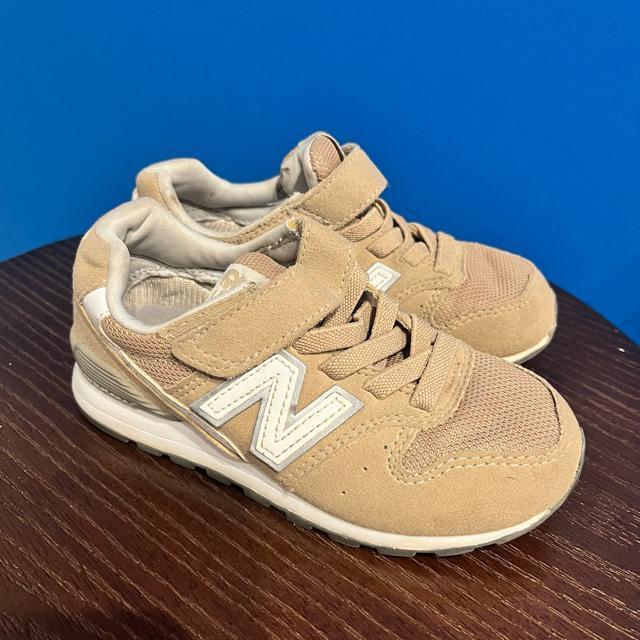 ニューバランス YV996CBE キッズスニーカー 17cm ベージュ 子供靴 マジックテープ < ブランド ニューバランス YV996CBE キッズスニーカー 17cm ベージュ 子供靴 マジックテープ < ブランドの