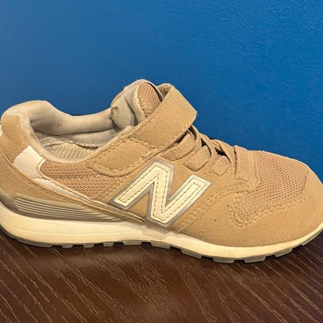 ニューバランス YV996CBE キッズスニーカー 17cm ベージュ 子供靴 マジックテープ < ブランド ニューバランス YV996CBE キッズスニーカー 17cm ベージュ 子供靴 マジックテープ < ブランドの
