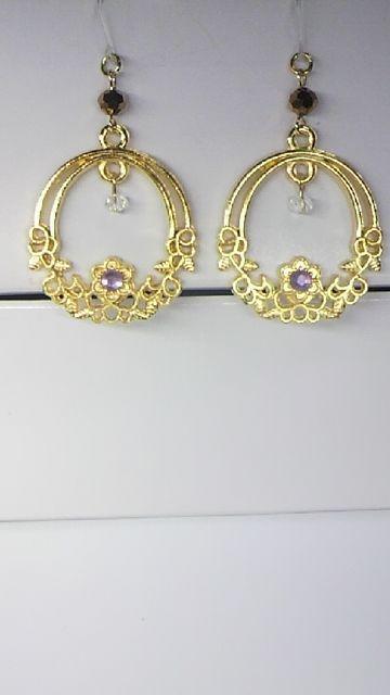 ゴールド花の輪ラインストーンスワロフスキー樹脂フック < 女性アクセサリー/時計  ゴールド花の輪ラインストーンスワロフスキー樹脂フック < 女性アクセサリー/時計の