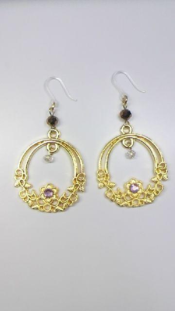 ゴールド花の輪ラインストーンスワロフスキー樹脂フック < 女性アクセサリー/時計  ゴールド花の輪ラインストーンスワロフスキー樹脂フック < 女性アクセサリー/時計の