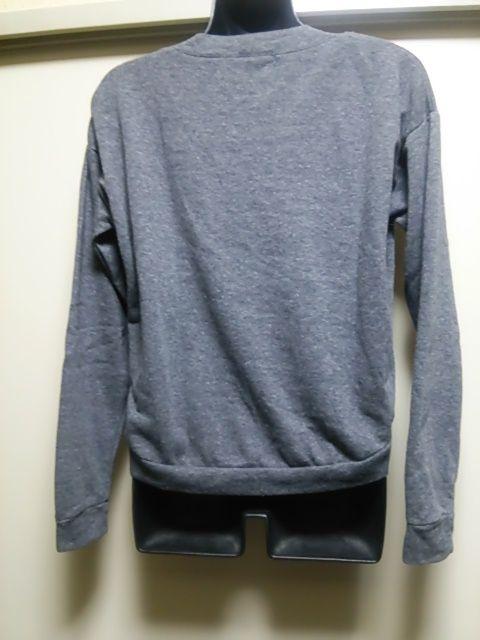 ☆ロゴ入り薄手トレーナー☆新品M < 女性ファッション  ☆ロゴ入り薄手トレーナー☆新品M < 女性ファッションの
