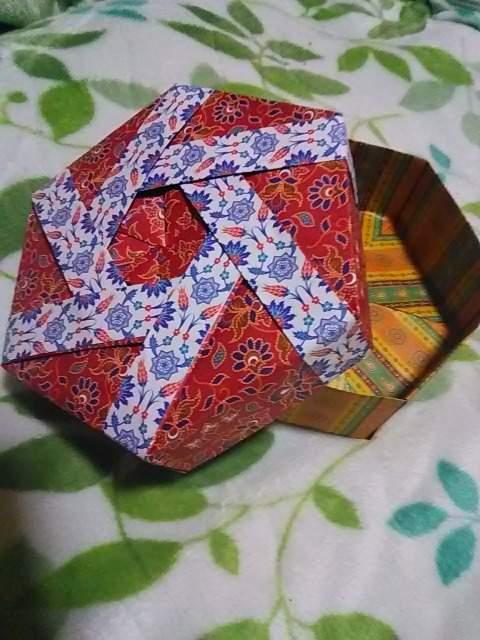 手作り:折り紙細工*六角箱(二枚重ね) < インテリア/ライフ  手作り:折り紙細工*六角箱(二枚重ね)  < インテリア/ライフの