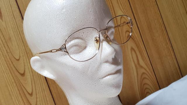 正規未 レア バレンシアガ エンブレムロゴ メタルコンビ 眼鏡 ラグジュアリークロスラインフレーム クラシック サングラス〇メガネ < ブランド  正規未 レア バレンシアガ エンブレムロゴ メタルコンビ 眼鏡 ラグジュアリークロスラインフレーム クラシック サングラス〇メガネ < ブランドの