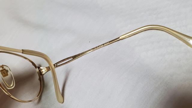 正規未 レア バレンシアガ エンブレムロゴ メタルコンビ 眼鏡 ラグジュアリークロスラインフレーム クラシック サングラス〇メガネ < ブランド  正規未 レア バレンシアガ エンブレムロゴ メタルコンビ 眼鏡 ラグジュアリークロスラインフレーム クラシック サングラス〇メガネ < ブランドの