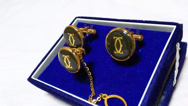 正規 カルティエ 2Cロゴ オーバルアンティークカフス 金×黒緑 タイタニック タイピン SET グリーン×ゴールド カフリンクス < ブランド  正規 カルティエ 2Cロゴ オーバルアンティークカフス 金×黒緑 タイタニック タイピン SET グリーン×ゴールド カフリンクス < ブランドの