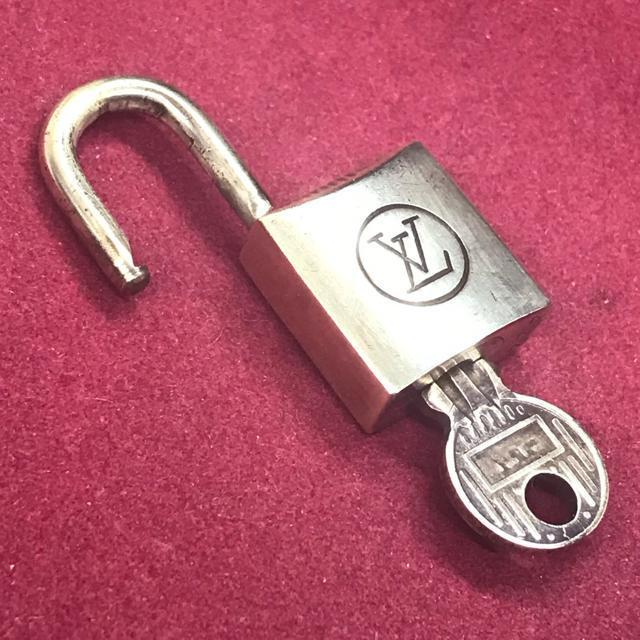 正規品 ヴィンテージ ルイヴィトン パドロック カデナ キー付 < ブランド 正規品 ヴィンテージ ルイヴィトン パドロック カデナ キー付 < ブランドの