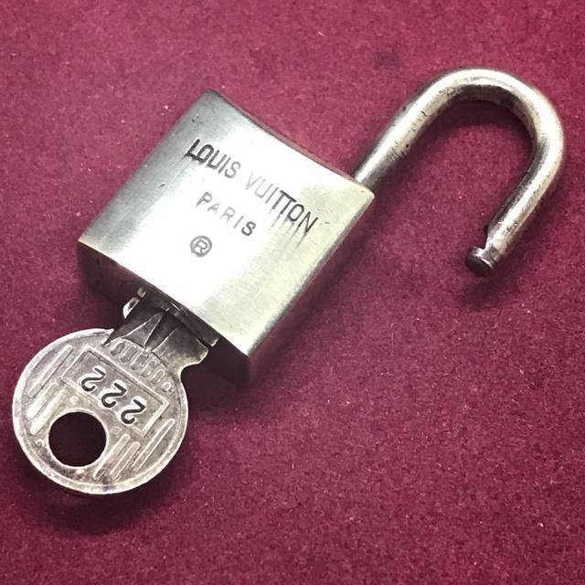 正規品 ヴィンテージ ルイヴィトン パドロック カデナ キー付 < ブランド 正規品 ヴィンテージ ルイヴィトン パドロック カデナ キー付 < ブランドの
