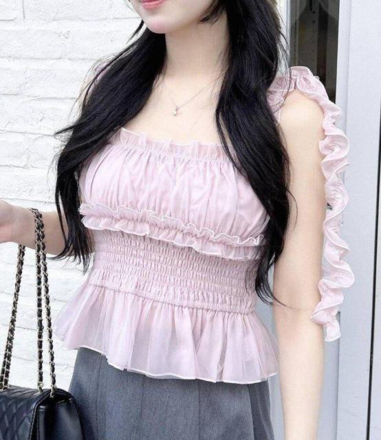 フリル付きピンクキャミソール < 女性ファッション フリル付きピンクキャミソール < 女性ファッションの
