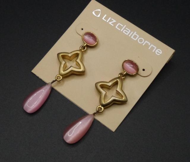 新品 LIZ claiborne アンティーク調ピンクストーン花ピアス ヴィンテージ風 ヴィクトリアン < 女性アクセサリー/時計 新品 LIZ claiborne アンティーク調ピンクストーン花ピアス ヴィンテージ風 ヴィクトリアン < 女性アクセサリー/時計の
