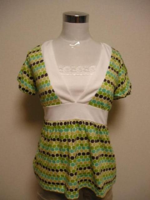 新品★Queue★Vネックドットカットソー 2点 < 女性ファッション  新品★Queue★Vネックドットカットソー 2点  < 女性ファッションの