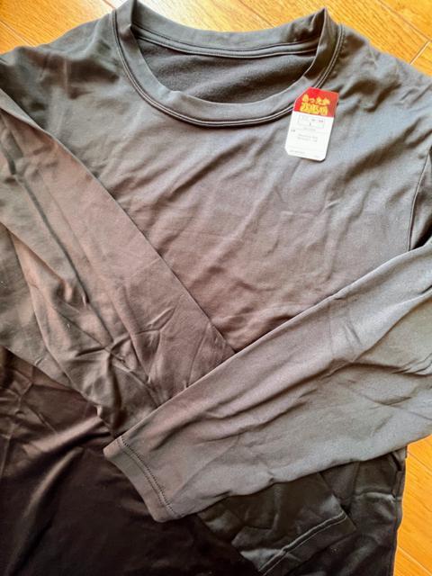 Lサイズ!紳士サイズ!暖か!裏起毛!男の黒!表面!光沢感ある!長袖!ストレッチ素材!インナーシャツ!新品タグ付き! < 男性ファッション  Lサイズ!紳士サイズ!暖か!裏起毛!男の黒!表面!光沢感ある!長袖!ストレッチ素材!インナーシャツ!新品タグ付き!  < 男性ファッションの