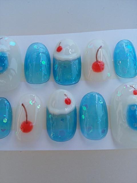 売り切りsale☆ジェルネイル クリアブルー.クリームソーダ&さくらんぼ.ショートオーバル < 香水/コスメ/ネイル  売り切りsale☆ジェルネイル クリアブルー.クリームソーダ&さくらんぼ.ショートオーバル < 香水/コスメ/ネイルの