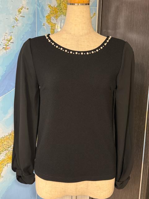 パール装飾 クルーネック 黒 長袖トップス < 女性ファッション パール装飾 クルーネック 黒 長袖トップス < 女性ファッションの
