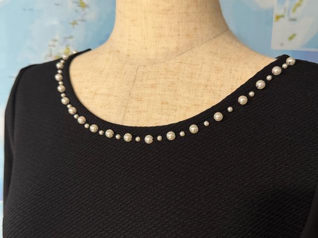 パール装飾 クルーネック 黒 長袖トップス < 女性ファッション パール装飾 クルーネック 黒 長袖トップス < 女性ファッションの