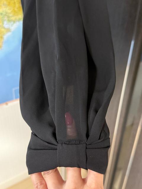 パール装飾 クルーネック 黒 長袖トップス < 女性ファッション パール装飾 クルーネック 黒 長袖トップス < 女性ファッションの