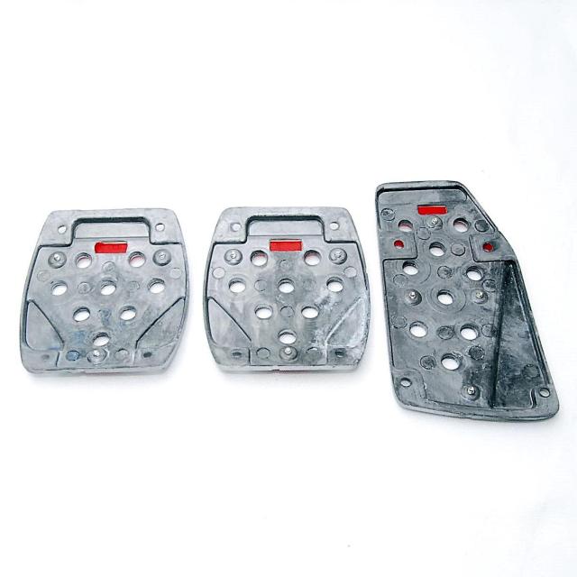 アルミ製 ノンスリップ スポーツペダルパッド レッド MT用 3個セット 汎用 ペダルカバー マニュアル ミッション 赤 < 自動車/バイク アルミ製 ノンスリップ スポーツペダルパッド レッド MT用 3個セット 汎用 ペダルカバー マニュアル ミッション 赤 < 自動車/バイク