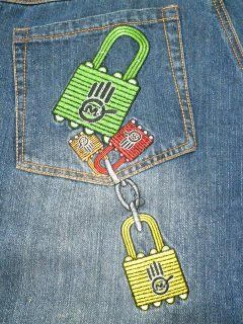 【Miskeen】《New》HipHop系★カラフル・パドロック刺繍*デニム<36> < 男性ファッション 【Miskeen】《New》HipHop系★カラフル・パドロック刺繍*デニム<36> < 男性ファッションの