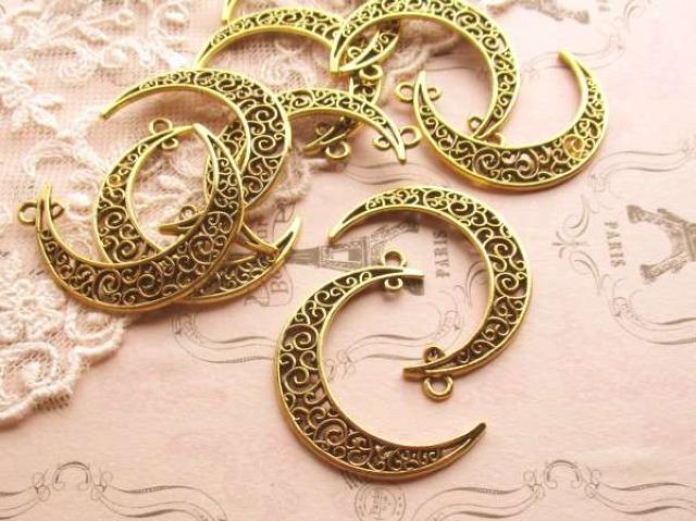 透かし三日月カン付きチャーム5個アンティークゴールド < ペット/手芸/園芸  透かし三日月カン付きチャーム5個アンティークゴールド  < ペット/手芸/園芸の