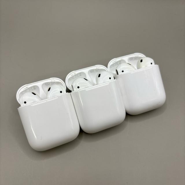 即決 純正品 Apple アップル AirPods 第2世代 3個セット < 家電/AV  即決 純正品 Apple アップル AirPods 第2世代 3個セット  < 家電/AVの