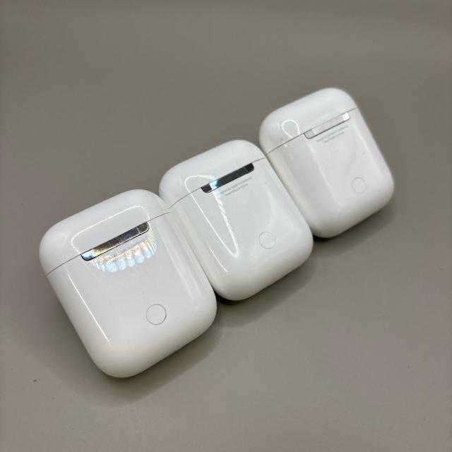 即決 純正品 Apple アップル AirPods 第2世代 3個セット < 家電/AV  即決 純正品 Apple アップル AirPods 第2世代 3個セット < 家電/AVの