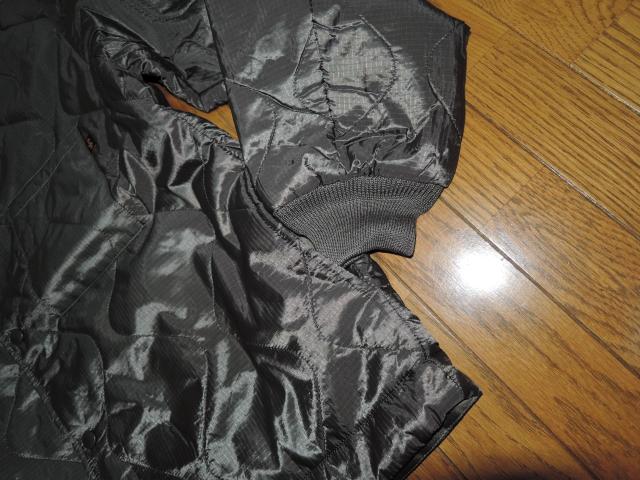 新品 ALPHA INDUSTRIES アルファ インダストリーズ CWU-9P キルト ライナー ジャケット M グレー 中綿 < ブランド  新品 ALPHA INDUSTRIES アルファ インダストリーズ CWU-9P キルト ライナー ジャケット M グレー 中綿 < ブランドの