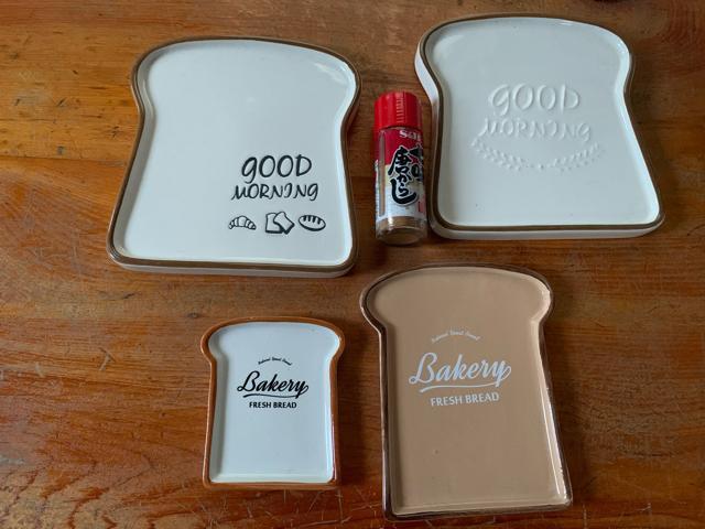 洋風食パン柄陶器皿ら 新品未使用4枚セット送料無料 < インテリア/ライフ  洋風食パン柄陶器皿ら 新品未使用4枚セット送料無料  < インテリア/ライフの