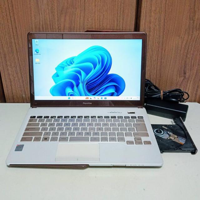 FUJITSU LIFEBOOK Corei5 メモリ8GB SSD512GB タッチパネル DVD Webカメラ Office < PC本体/周辺機器  FUJITSU LIFEBOOK Corei5 メモリ8GB SSD512GB タッチパネル DVD Webカメラ Office < PC本体/周辺機器の