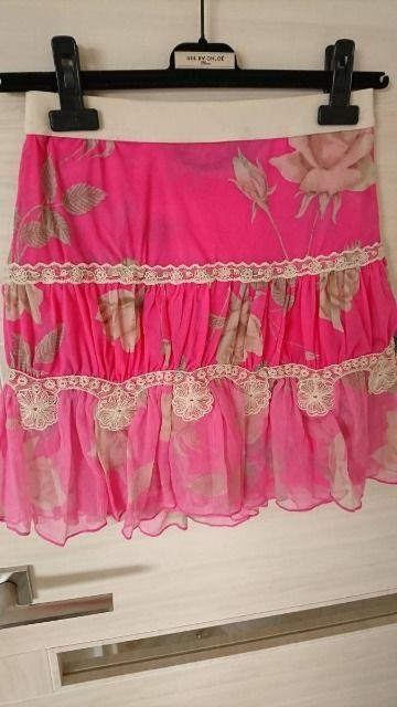 LOVE SEX MONEY/ラブセックスマネー/三段フリルギャザースカート/シルク入薔薇72450円 < 女性ファッション  LOVE SEX MONEY/ラブセックスマネー/三段フリルギャザースカート/シルク入薔薇72450円  < 女性ファッションの