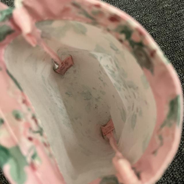  LAURA ASHLEY [AVC GRobO [܂̂