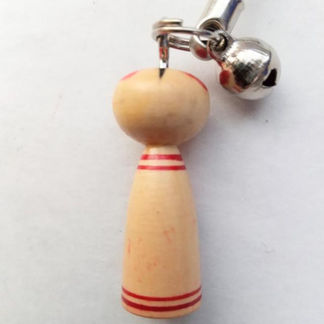 こけし 根付 ストラップ 銀色紐 < おもちゃ  こけし 根付 ストラップ 銀色紐 < おもちゃの