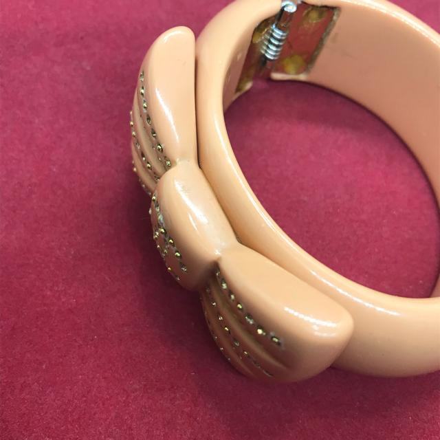 レア 正規品 シャネル CoCo ラインストーン リボン バングル サーモンピンク < ブランド  レア 正規品 シャネル CoCo ラインストーン リボン バングル サーモンピンク < ブランドの