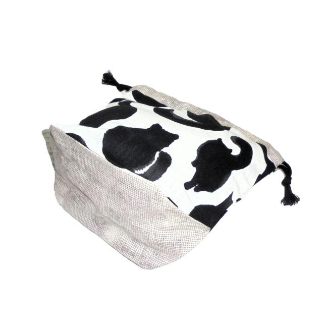 【底マチ幅が広い巾着】◆黒猫×白地◆裏地あり巾着 < 女性ファッション 【底マチ幅が広い巾着】◆黒猫×白地◆裏地あり巾着 < 女性ファッションの