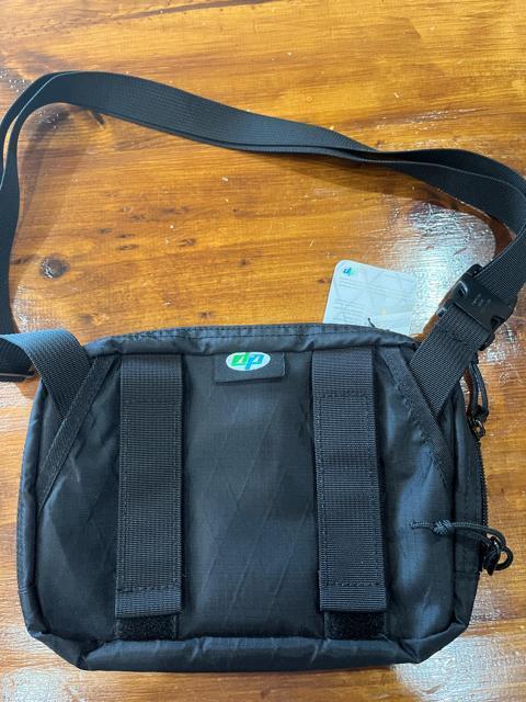 Supreme bag シュプリーム バッグ 新品 未使用 黒 < ブランド  Supreme bag シュプリーム バッグ 新品 未使用 黒 < ブランドの