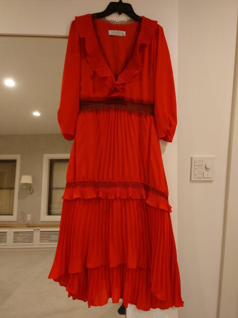 赤ワンピース プリーツフリル Mサイズ < 女性ファッション  赤ワンピース プリーツフリル Mサイズ  < 女性ファッションの