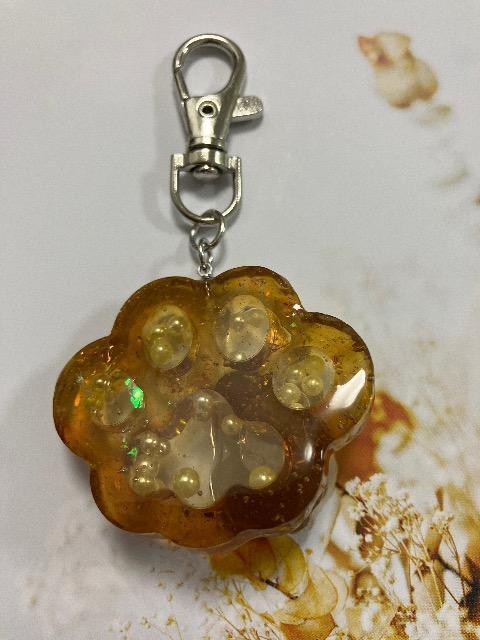 ハンドメイド レジン 肉球 シャカシャカ キーホルダー クマ < 女性ファッション  ハンドメイド レジン 肉球 シャカシャカ キーホルダー クマ < 女性ファッションの