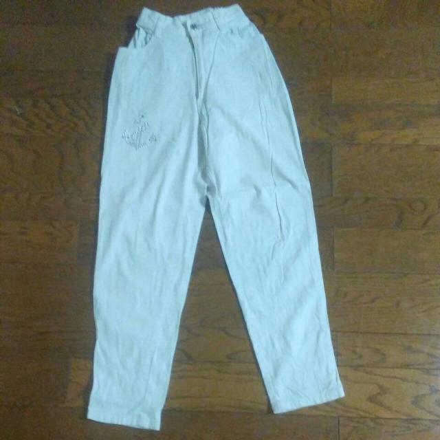 白 綿パンツ W58-62H87股下67股上29 美品 < 女性ファッション  白 綿パンツ W58-62H87股下67股上29 美品  < 女性ファッションの