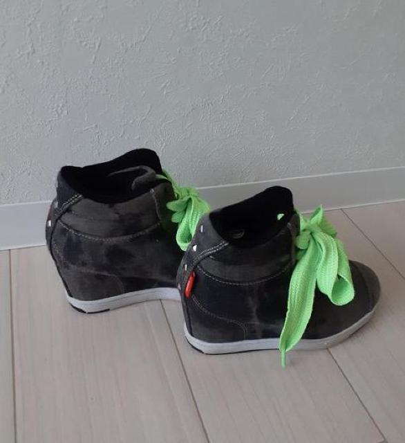 VANS バンズ◆デニムグレーウォッシュ加工 スタッズ グリーンリボン ハイカット スニーカー◆24p < ブランド  VANS バンズ◆デニムグレーウォッシュ加工 スタッズ グリーンリボン ハイカット スニーカー◆24p < ブランドの