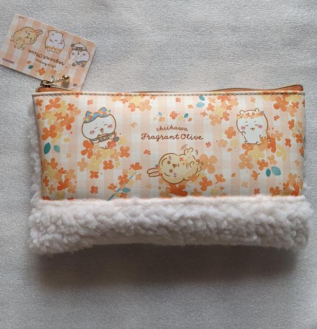 ちいかわモモンガぬいぐるみキーカバー&ちいかわボアペンケース(金木犀)A点セット ちいかわ ハチワレ うさぎ < アニメ/コミック/キャラクター  ちいかわモモンガぬいぐるみキーカバー&ちいかわボアペンケース(金木犀)A点セット ちいかわ ハチワレ うさぎ < アニメ/コミック/キャラクターの