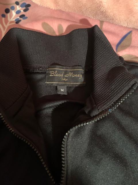 黒 ジヤケット サイズM  後ろ神様 送料無料 < 男性ファッション  黒 ジヤケット サイズM  後ろ神様 送料無料 < 男性ファッションの