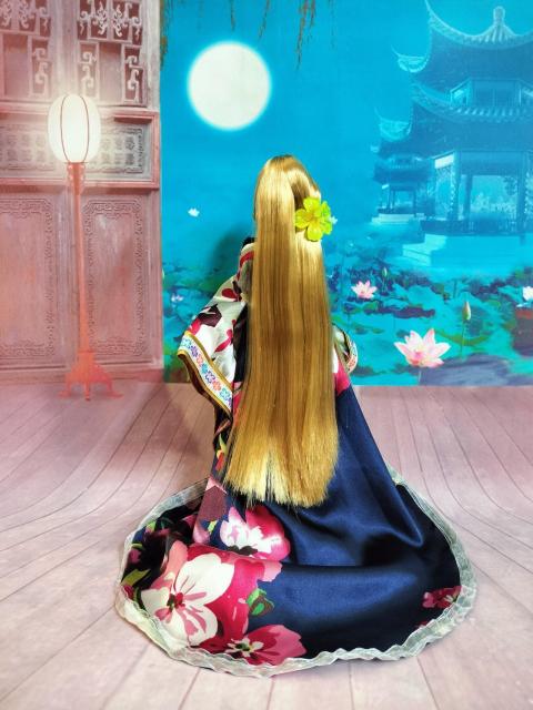 スーパーロングヘアーニュージェニー&アウトフィットセット < おもちゃ スーパーロングヘアーニュージェニー&アウトフィットセット < おもちゃの
