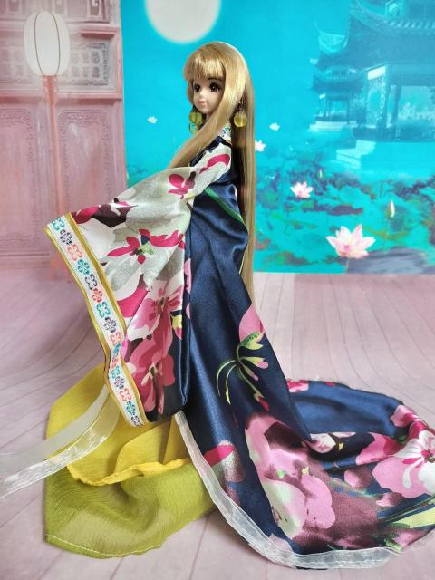 スーパーロングヘアーニュージェニー&アウトフィットセット < おもちゃ スーパーロングヘアーニュージェニー&アウトフィットセット < おもちゃの