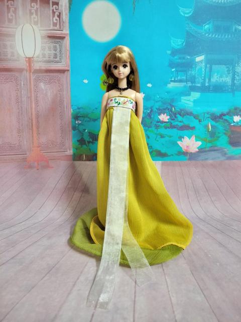 スーパーロングヘアーニュージェニー&アウトフィットセット < おもちゃ スーパーロングヘアーニュージェニー&アウトフィットセット < おもちゃの