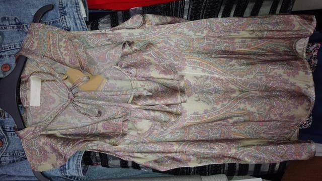 ベージュゴールドフリルカットソーピンクペーズリー柄ポリ百S〜M < 女性ファッション  ベージュゴールドフリルカットソーピンクペーズリー柄ポリ百S〜M  < 女性ファッションの