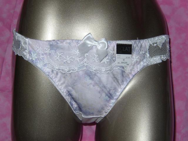 すべすべホワイトに花柄プリントD70Mワイヤー入り < 女性ファッション  すべすべホワイトに花柄プリントD70Mワイヤー入り < 女性ファッションの