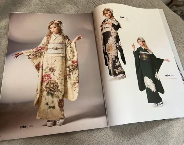 美品 ゆうちゃみ 2024 振袖カタログ < 本/雑誌  美品 ゆうちゃみ 2024 振袖カタログ < 本/雑誌の